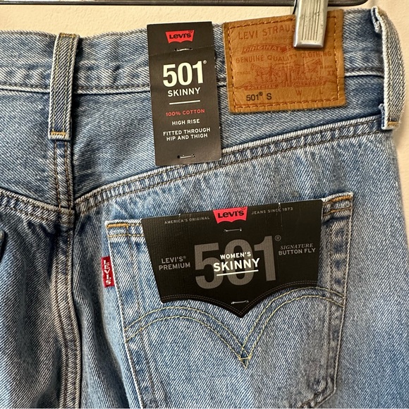 LEVIS Women's 501 High Rise Distressed Skinny Jeans - Picture 4 of 12